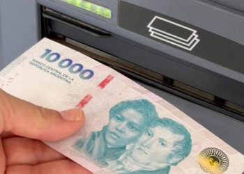 Cajeros automáticos: esto es lo que tenés que hacer si recibís un billete falso