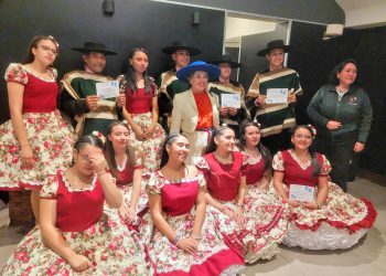 Una delegación de bailarines chilenos participó del Certamen Regional de Pericón