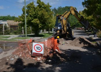 Avanza la conexión cloacal en el barrio Suter y más de 300 familias ya acceden al servicio