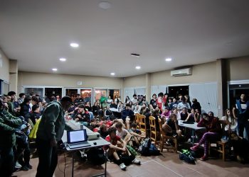 El club San Jorge reforzó el trabajo en nutrición deportiva con una charla para más de 300 jóvenes atletas