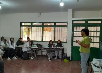 Alumnos de la escuela El Nevado se capacitaron sobre el desarrollo de microemprendimientos