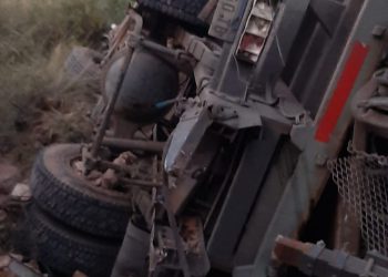 Volcó un camión en la Cuesta: por milagro no hubo heridos