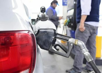 El sector de combustibles analiza precios, consumo y la posible llegada del autoservicio