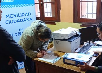 Licencia de conducir: los mayores de 65 años podrán renovar su carnet en los distritos y se suman cambios claves en el sistema