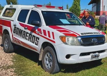 Con su esfuerzo sumaron una camioneta: los Bomberos Voluntarios de Salto de las Rosas siguen apelando a la autogestión para progresar