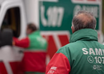 Murió atragantado con una hamburguesa: almorzaba tranquilo, se le obstruyó la tráquea y colapsó en segundos