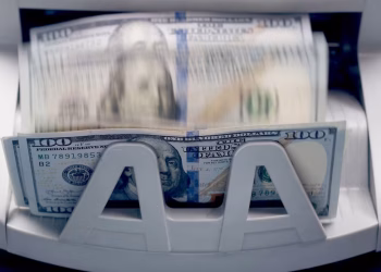 Sin cepo al dólar: cuánto se puede comprar en el banco y cómo hacerlo