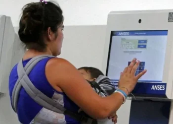 ANSES: Cuándo cobro la AUH y Tarjeta Alimentar de abril 2025
