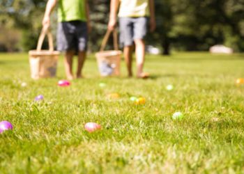 Un domingo diferente: En la Villa 25 de Mayo organizan una búsqueda de huevos de Pascua