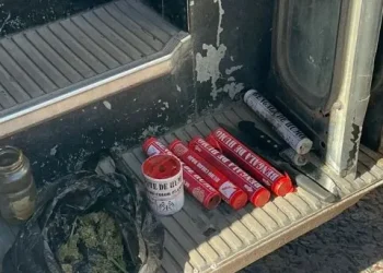 Superclásico: detienen tres micros que llevaban armas blancas, droga, alcohol y pirotecnia