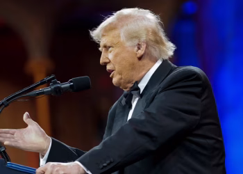 Trump anunció que pausará por 90 días la aplicación de aranceles a nivel global y los subirá al 125% a China