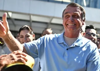 Bolsonaro sale del hospital luego de pasar tres semanas internado por una cirugía intestinal