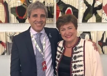 Caputo aseguró que el FMI respaldó las nuevas medidas