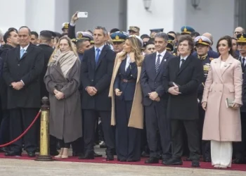 «Roma no paga traidores», el mensaje en redes de Milei después de no haber saludado a Jorge Macri