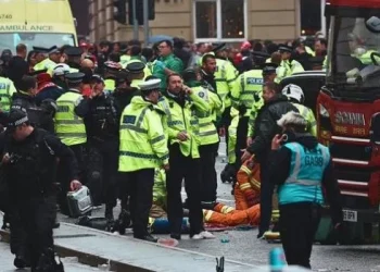 Atropello masivo en Liverpool: un conductor embistió a varios peatones en la celebración por la Premier League
