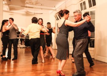 2×4: clases de tango gratuitas abiertas a la comunidad