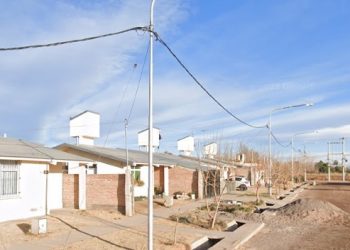 Le robaron un martillo hidráulico desde la camioneta