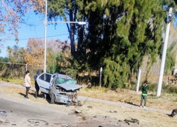 Cañada Seca: dos lesionados por choque entre auto y camión