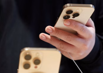 Celulares sin impuestos: cuánto va a bajar el precio del iPhone en Argentina luego de los anuncios del gobierno