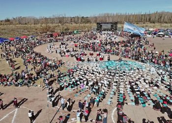 Día de la Patria: la Villa 25 de Mayo se prepara para los festejos celeste y blanco y disfrutar del Pericón Nacional “más grande el mundo”