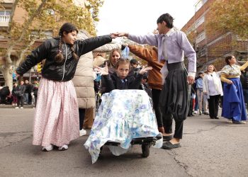 Al grito de “¡Aura!”: más de 900 personas bailaron el tradicional Pericón Inclusivo en el centro