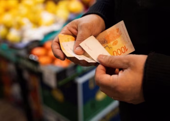 Una familia tipo necesita ingresos de al menos $1.110.063 por mes para no ser pobre