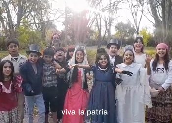 Escuela rural organiza colecta para que sus alumnos viajen a conocer las réplicas del Cabildo y la Casa de Tucumán