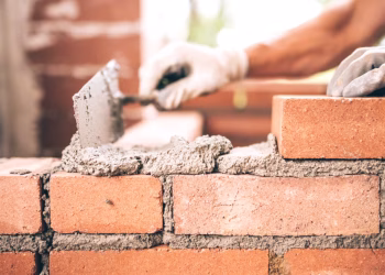 Cuánto cobra un albañil en mayo de 2025