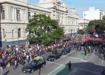 Una multitud en Montevideo para la emotiva despedida de Pepe Mujica