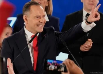 La UE felicita al conservador Karol Nawrocki y le pide mantener la cooperación entre su país y la Unión Europea