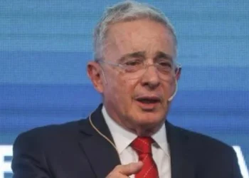 El expresidente de Colombia Álvaro Uribe alertó que preparan un atentado en su contra
