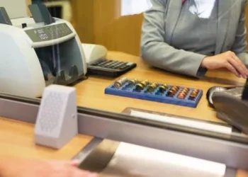 Los bancarios acordaron un aumento salarial y el básico supera $1.850.000