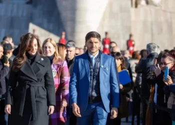 Villarruel le envió un mensaje a Milei desde Rosario: “No hay otro lugar en Argentina para estar más que acá”