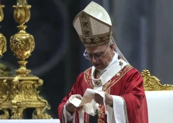 El Papa pide a la Iglesia «abrirse a los cambios» y «buscar nuevos caminos»