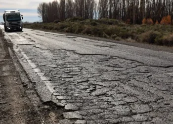 Un insólito torneo de fútbol reclama la repavimentación de la única ruta que une el sur mendocino con la Patagonia