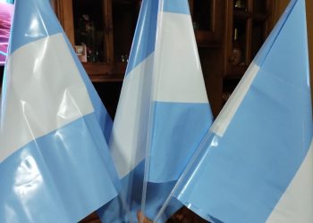 Se entregarán mil banderas: un acto escolar unirá a todo un barrio en torno a la insignia patria