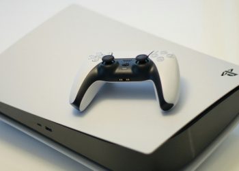 Con la eliminación de impuestos, así quedó la diferencia de precios de una PlayStation 5 entre Argentina y Chile
