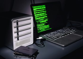 Los ciberdelincuentes pueden clonar un WhatsApp sin que el usuario se de cuenta: cómo lo hacen y la manera de protegerse