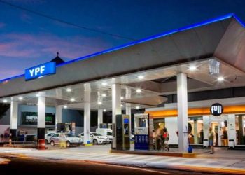 YPF anunció un nuevo esquema de precios por horario y hay expectativas en las estaciones de servicio