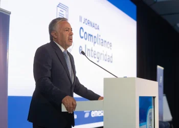 Alfredo Cornejo contó detalles del plan para instalar energía solar en obras privadas