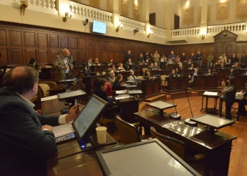 Es ley: habrá sanciones para los funcionarios que no respondan a reclamos de los mendocinos