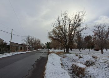Alerta conductores: rutas interrumpidas por hielo y nieve en la calzada