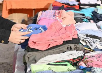 El Club de Leones trabaja una vez más en el ropero solidario “El valor de dar”