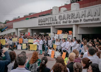 Hospital Garrahan: el gobierno anunció un aumento para los residentes, pero los gremios dicen que agrava el conflicto