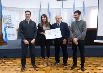Compromiso con la historia: el Concejo distinguió a Fabián López por su libro «San Martín y el agua de Mendoza»