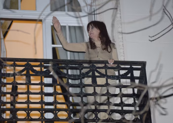 Cristina Kirchner pidió cumplir su condena con prisión domiciliaria en su casa del barrio porteño Constitución