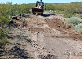 Avanzan las obras en la costanera de Salto de las Rosas y el municipio asiste a puesteros