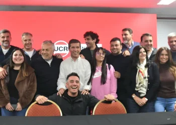 Por qué explotó la interna entre Alfredo Cornejo y Luis Petri en el congreso radical