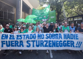 Los gremios estatales criticaron al gobierno por eliminar el asueto por el día del trabajador público