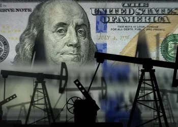 En medio de la tensión por un posible cierre del estrecho de Ormuz, el petróleo tocó máximos de cinco meses